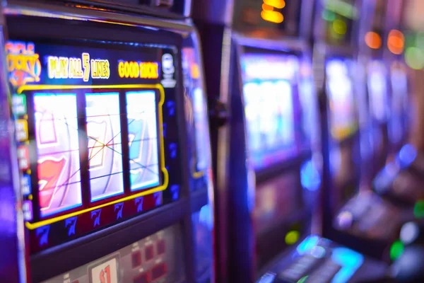 European single-zero wheel Live VIP Roulette wheel close-up